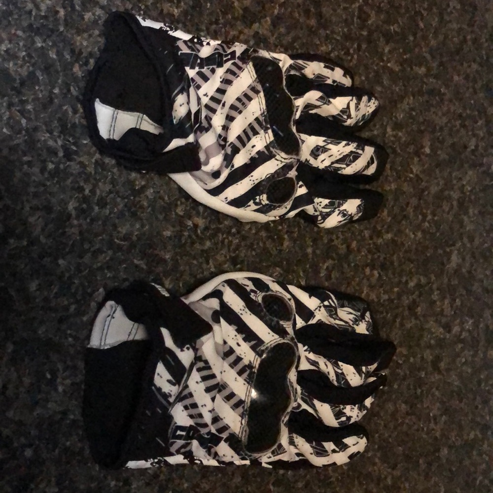 Castle motorcycle gloves